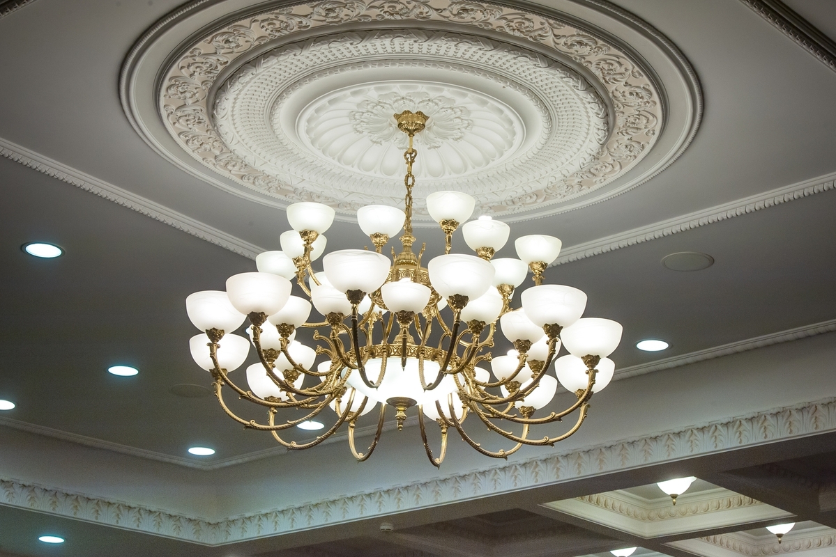 Affordable Chandelier Options in Nassau