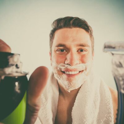 Different types of shaving blades and razors for men