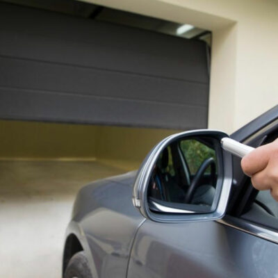 How to deal with garage door maintenance