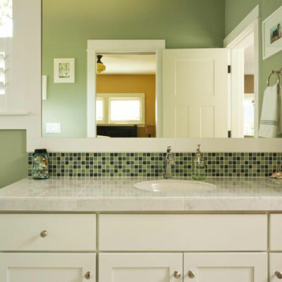 Single or double bathroom vanity: Which one should you choose?