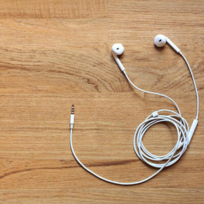 Types of earphones for mobile phones