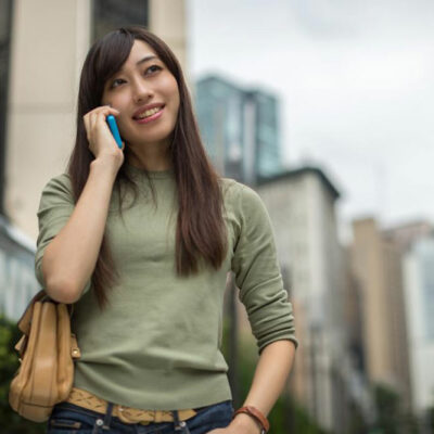 Top 2 international postpaid cell phone services for frequent travelers