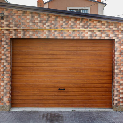 Step-by-step instructions to install a garage door in your house