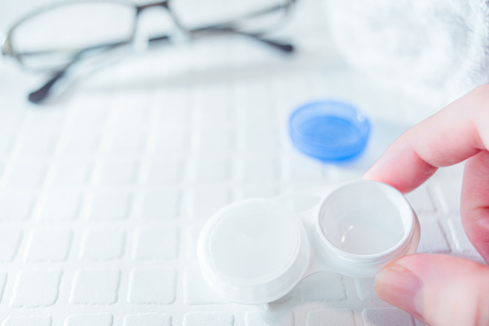 Types of multifocal contact lenses for presbyopia