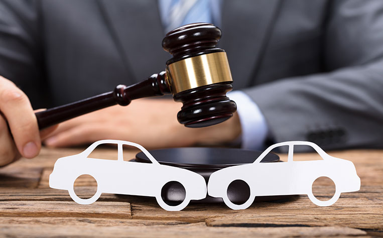 3 Reasons to Hire an Auto Accident Lawyer