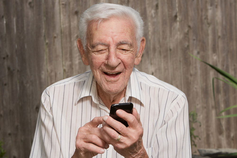 Tips to Purchase the Right Senior Cellphones